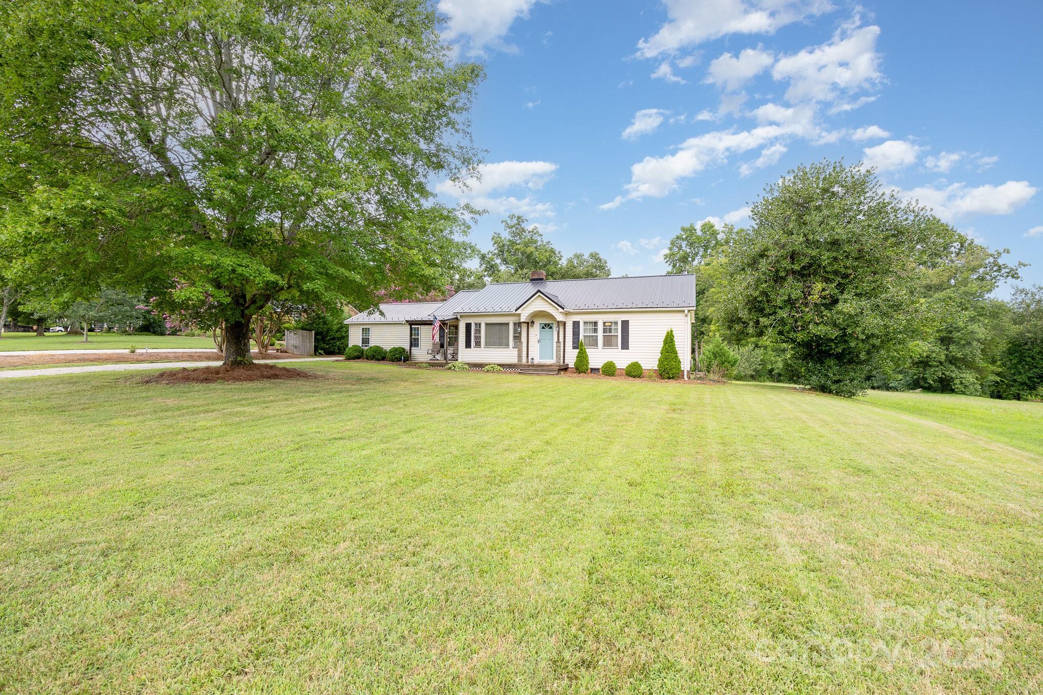 951 Helmstetler Road Lexington, NC 27295 - Photo 3 of 31 Gallery Image 3