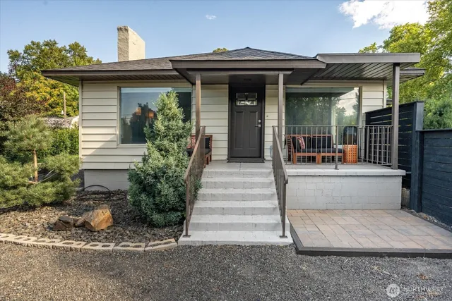 a view of a entryway door of the house