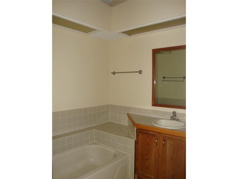 5230 Hawks Point Road, Unit 90 Indianapolis, IN 46226 - Photo 14 of 24 Gallery Image 14