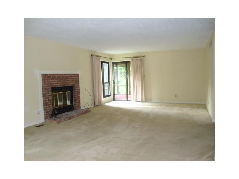5230 Hawks Point Road, Unit 90 Indianapolis, IN 46226 - Photo 9 of 24 Gallery Image 9