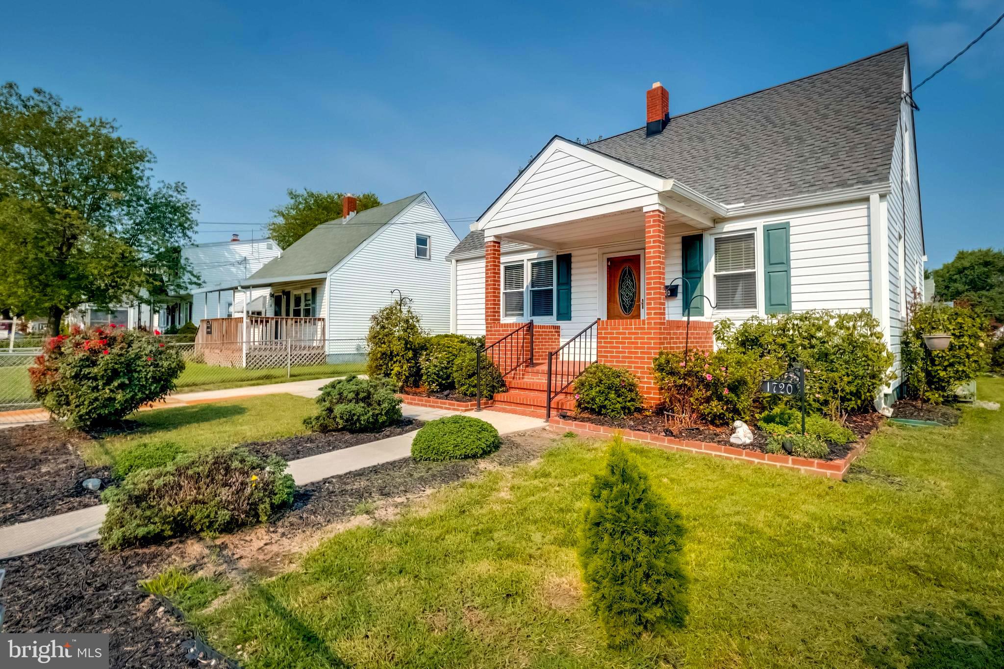 1720 Drexel Road Baltimore, MD 21222 - Photo 2 of 28 Large front yard