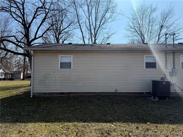 $129,900 | 930 Church Street, Palmyra, IN 47164