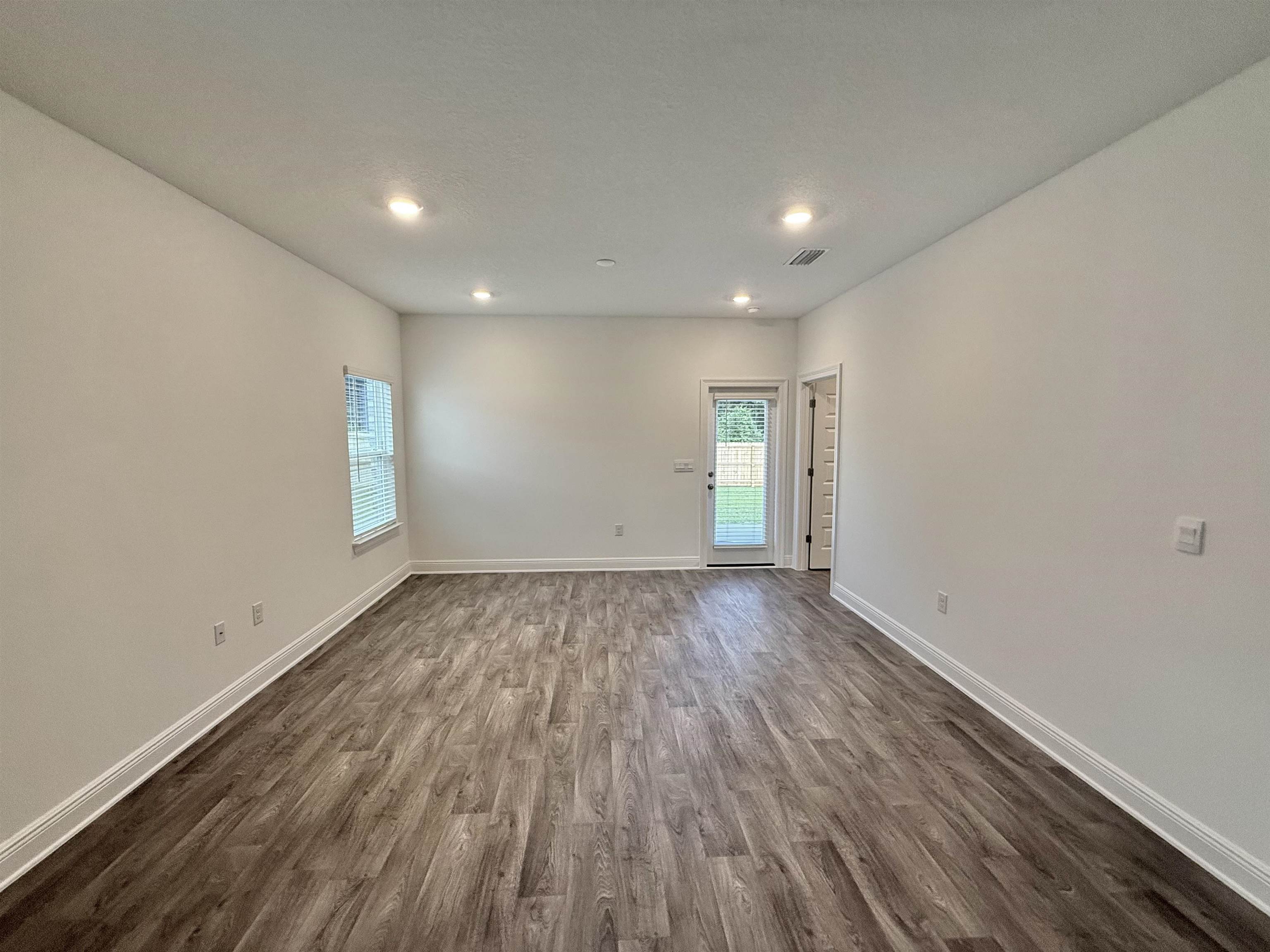13756 Shea Circle Foley, AL 36535 - Photo 8 of 22 living area
