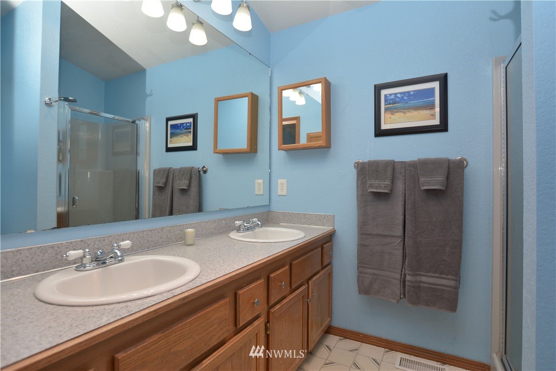 1403 225th Street Southwest Bothell, WA 98021 - Photo 15 of 21