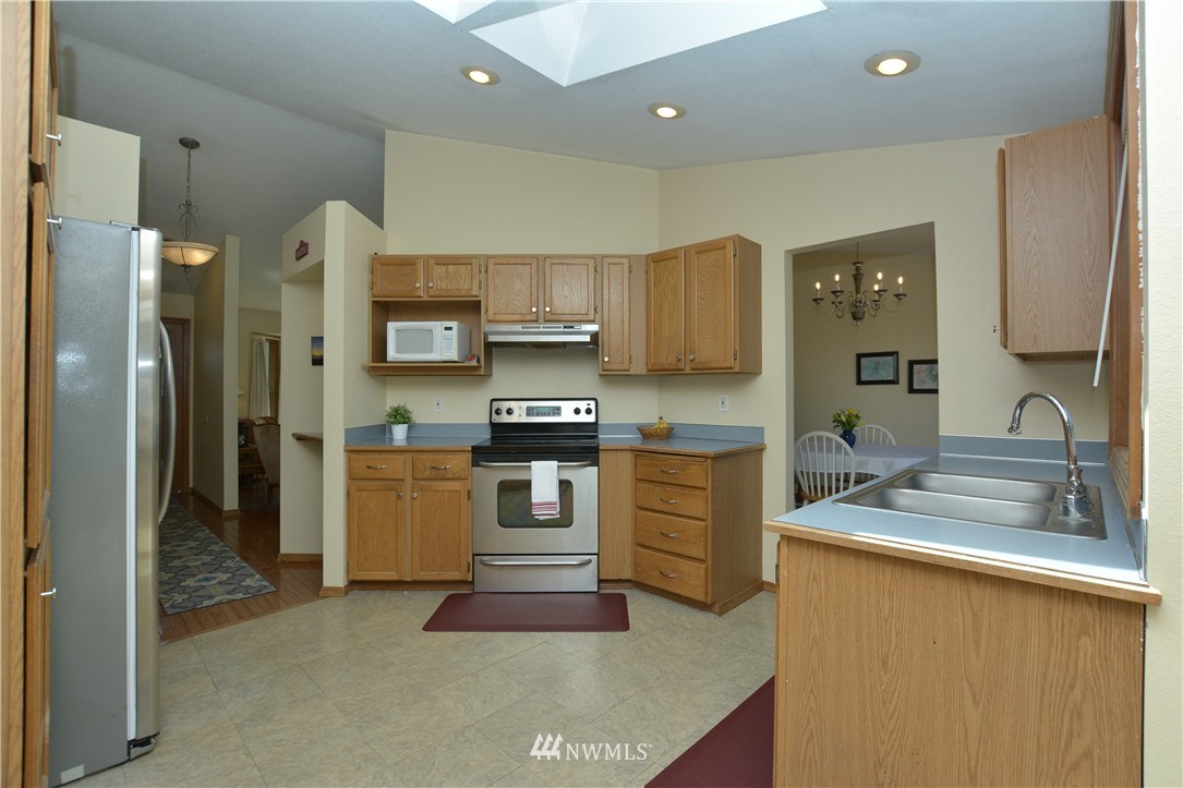 1403 225th Street Southwest Bothell, WA 98021 - Photo 8 of 21