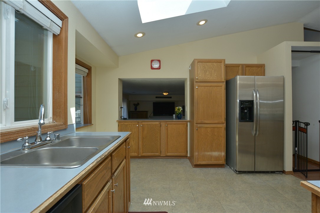 1403 225th Street Southwest Bothell, WA 98021 - Photo 9 of 21