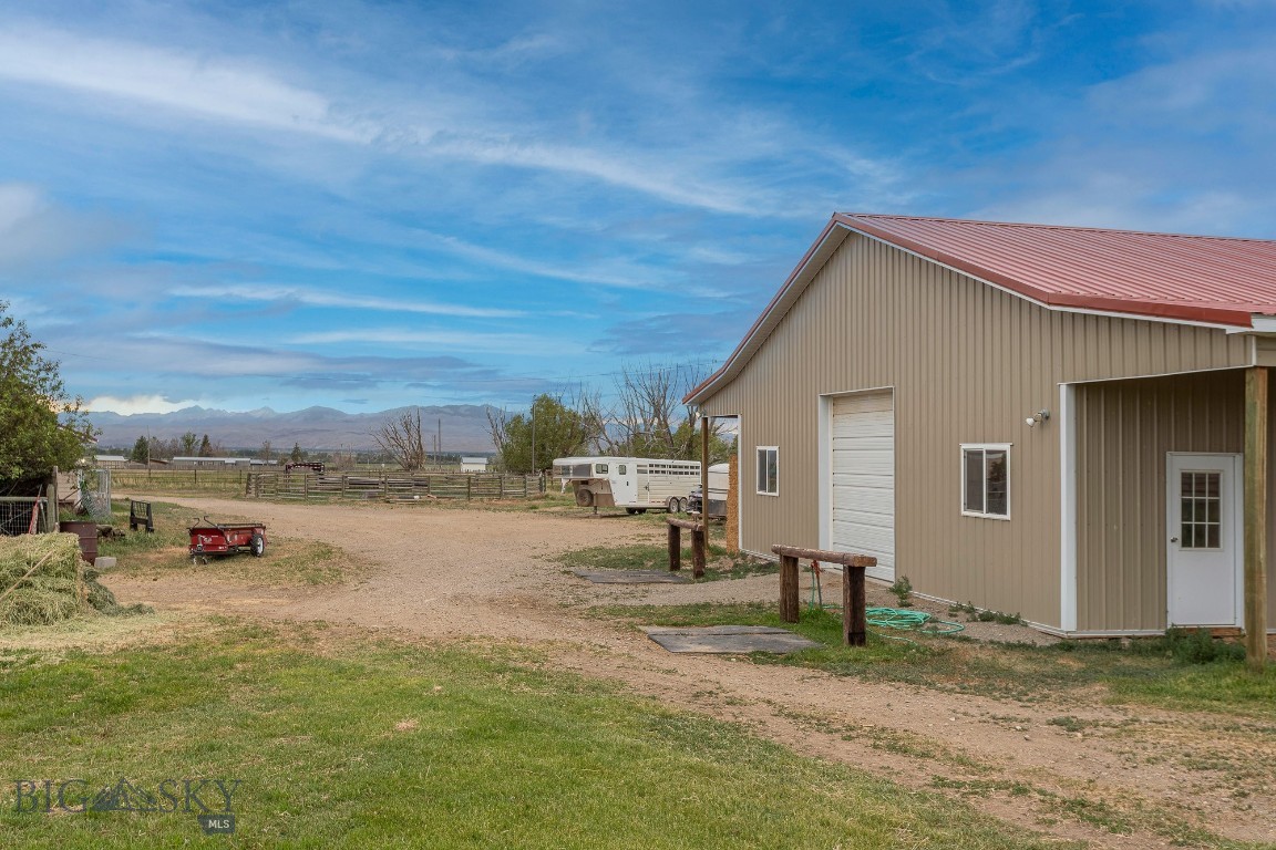 868 Middle Road Twin Bridges, MT 59754 - Photo 40 of 48 barn