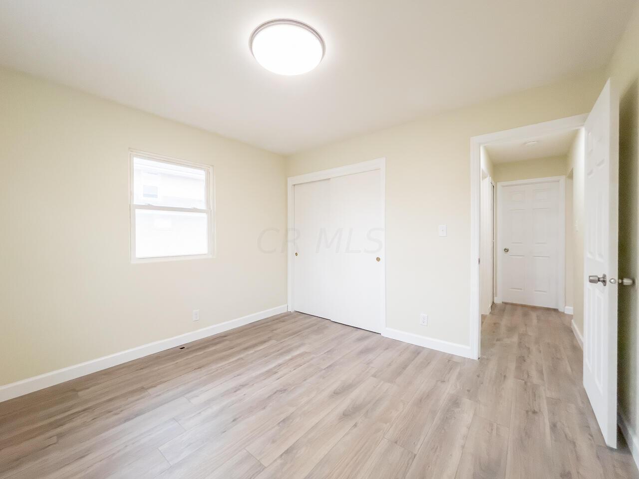 1325 Lockbourne Road Columbus, OH 43206 - Photo 6 of 24 Primary Suite with Walk-in closet