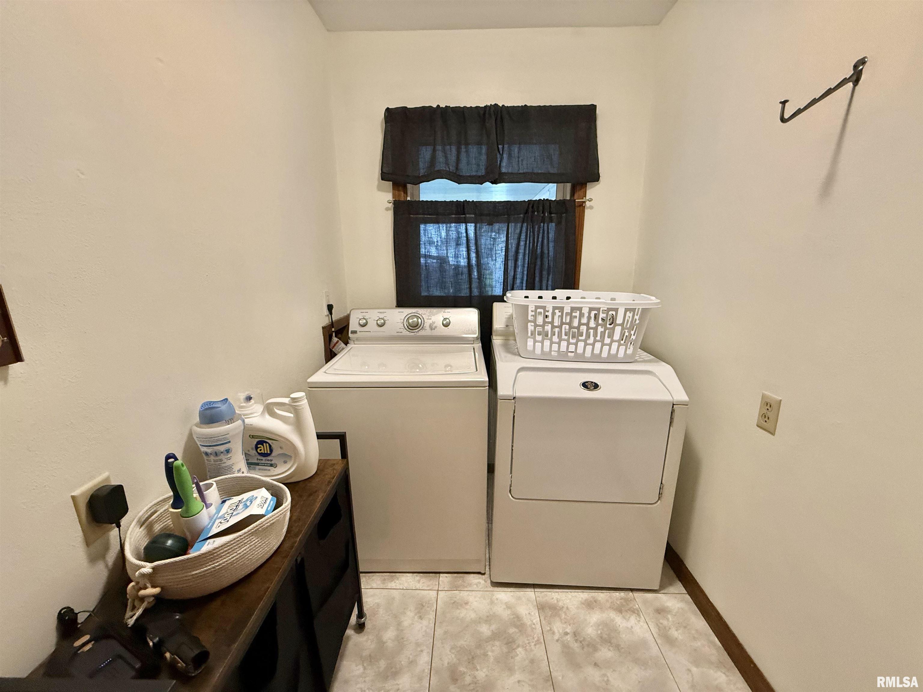 611 South Maple Street Lewistown, IL 61542 - Photo 37 of 59