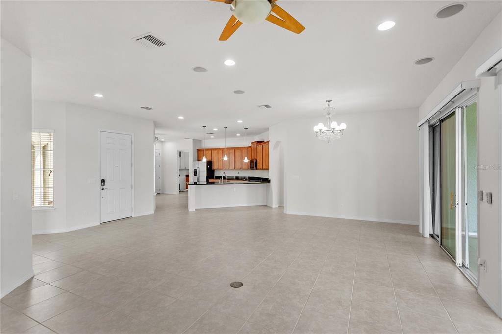 124 Balmy Coast Road Groveland, FL 34736 - Photo 5 of 37