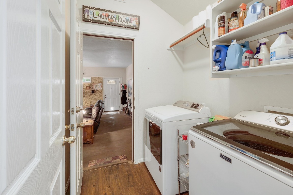 210 Buoy Circle Georgetown, TX 78633 - Photo 24 of 32 a utility room with dryer and washer