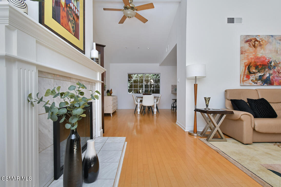5342 Lewis Road Agoura Hills, CA 91301 - Photo 11 of 80 Living room