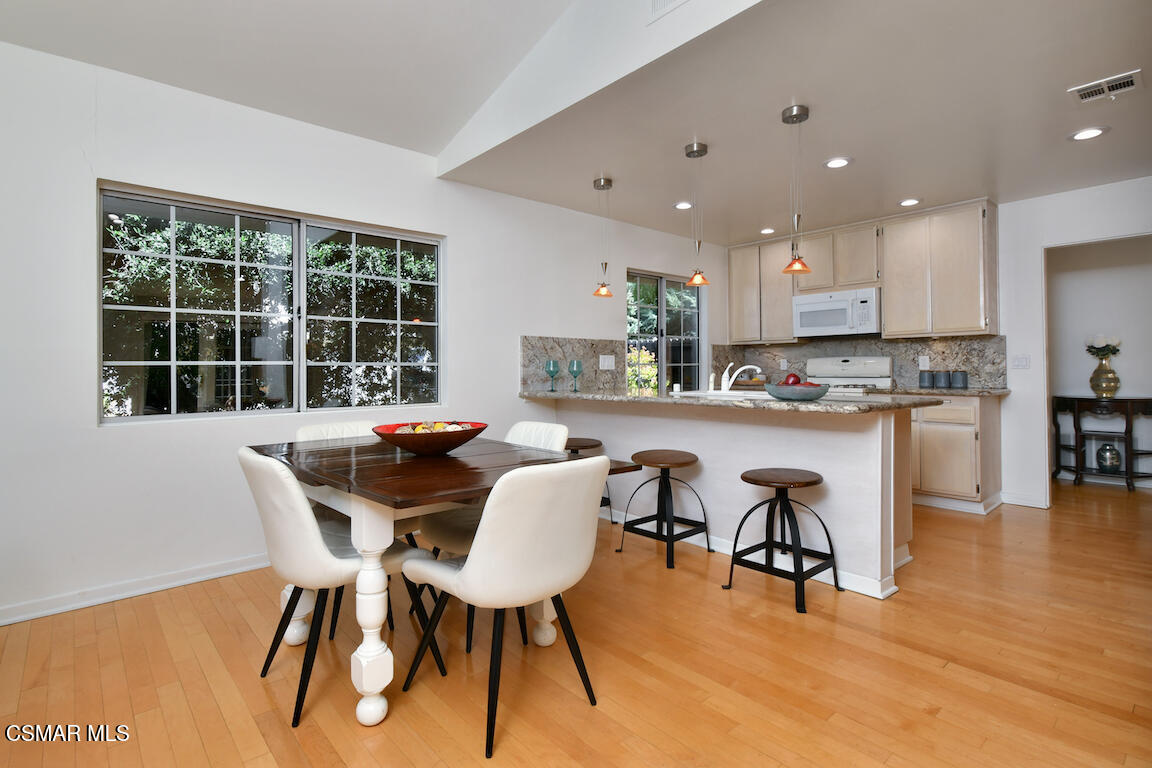 5342 Lewis Road Agoura Hills, CA 91301 - Photo 13 of 80 Dining room / kitchen