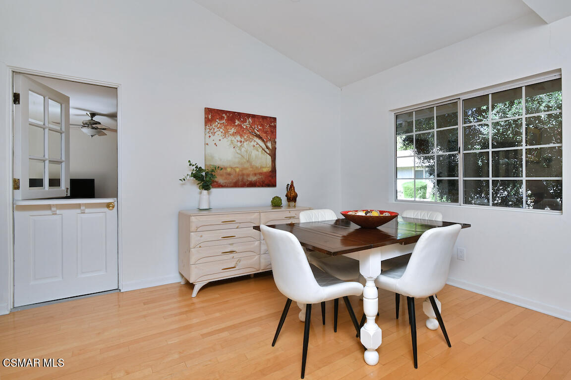 5342 Lewis Road Agoura Hills, CA 91301 - Photo 17 of 80 Dining room