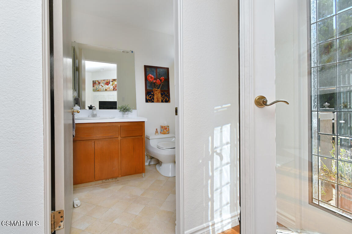 5342 Lewis Road Agoura Hills, CA 91301 - Photo 31 of 80 Powder bath