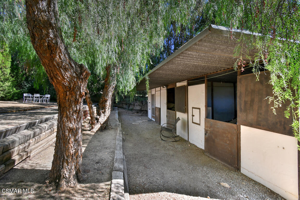 5342 Lewis Road Agoura Hills, CA 91301 - Photo 55 of 80 Barn