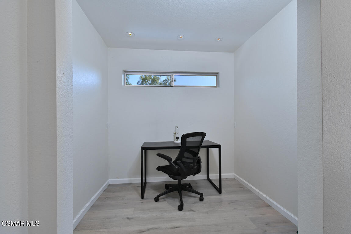 5342 Lewis Road Agoura Hills, CA 91301 - Photo 67 of 80 Guest office space