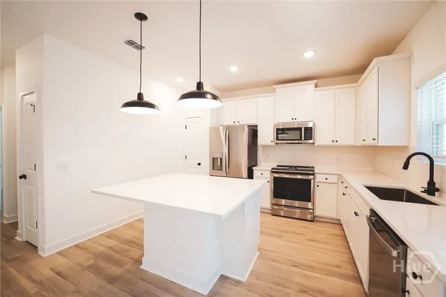 $2,450 | 108 Kingswood Circle, Bloomingdale, GA 31302