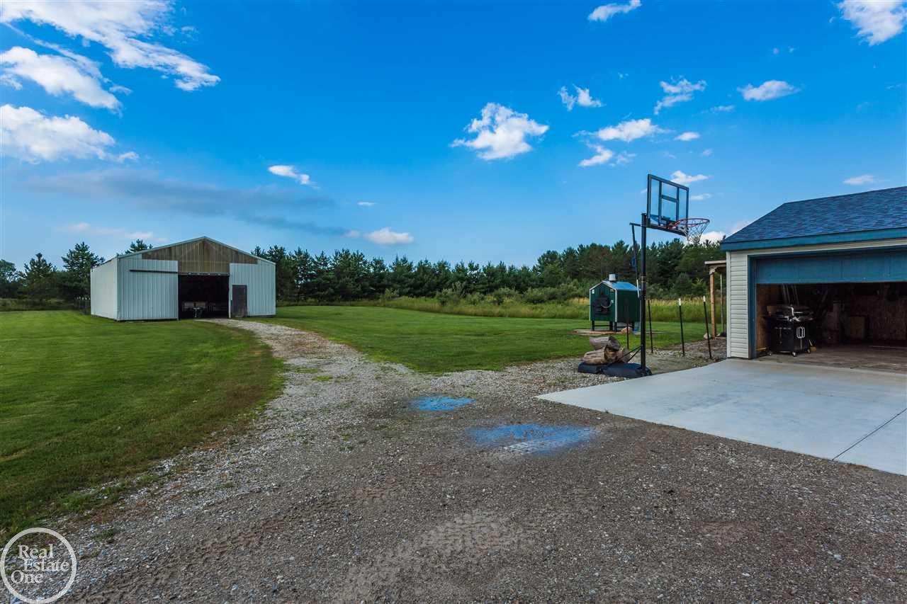 8290 Beard Road Avoca, MI 48006 - Photo 17 of 65