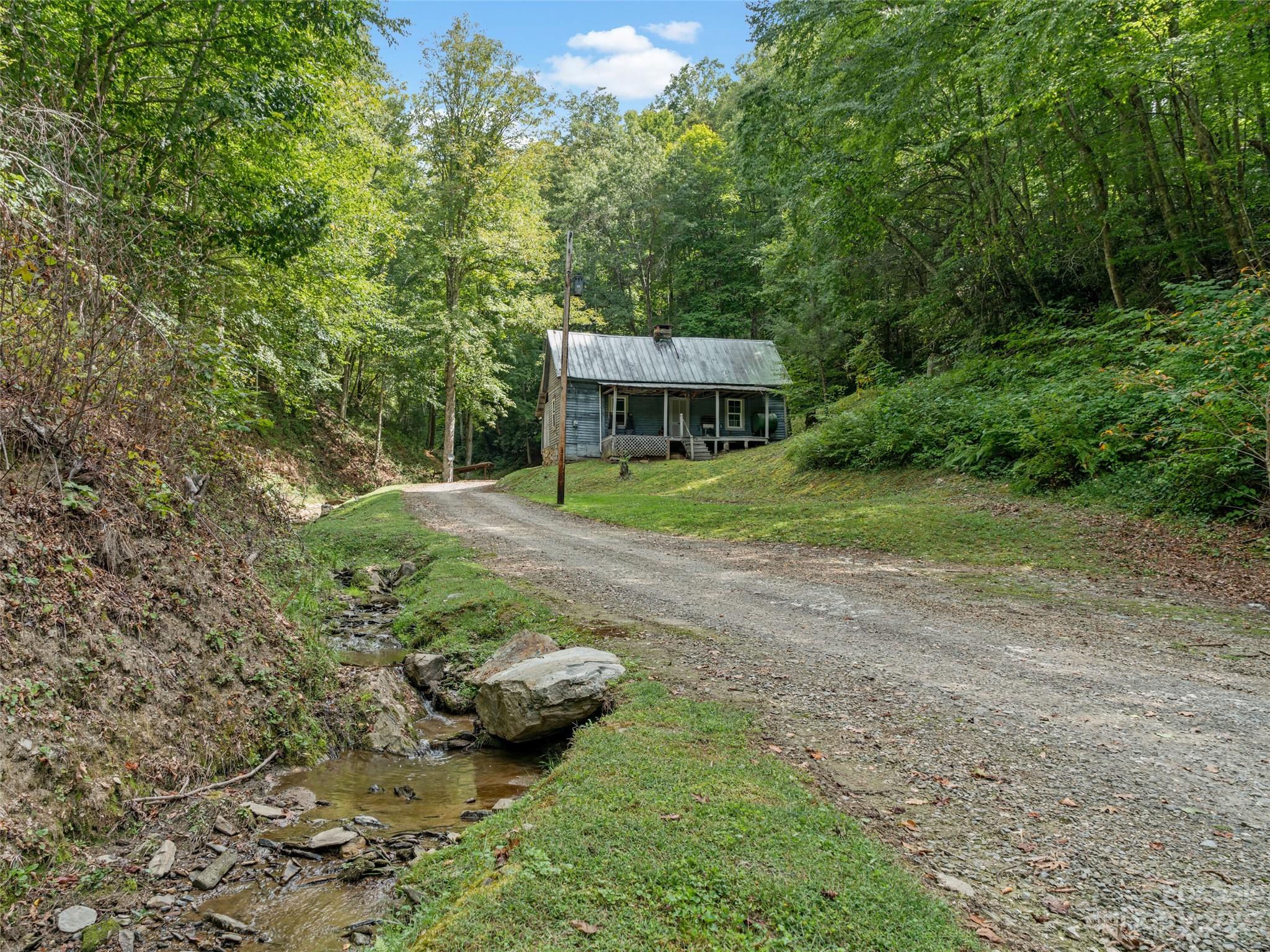 520 Howell Branch Road Green Mountain, NC 28740 - Photo 4 of 48 Gallery Image 4