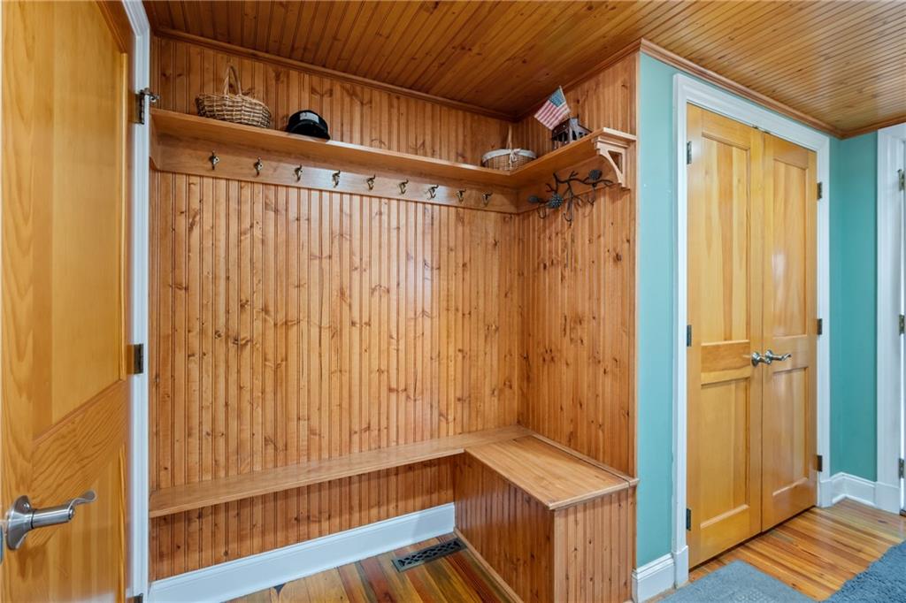 301 Kramer Way Pittsburgh, PA 15211 - Photo 12 of 32 a view of walk in closet