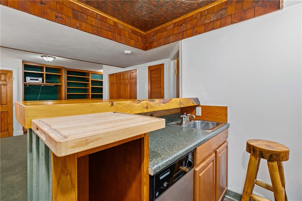 301 Kramer Way Pittsburgh, PA 15211 - Photo 18 of 32 a view of a kitchen counter top space