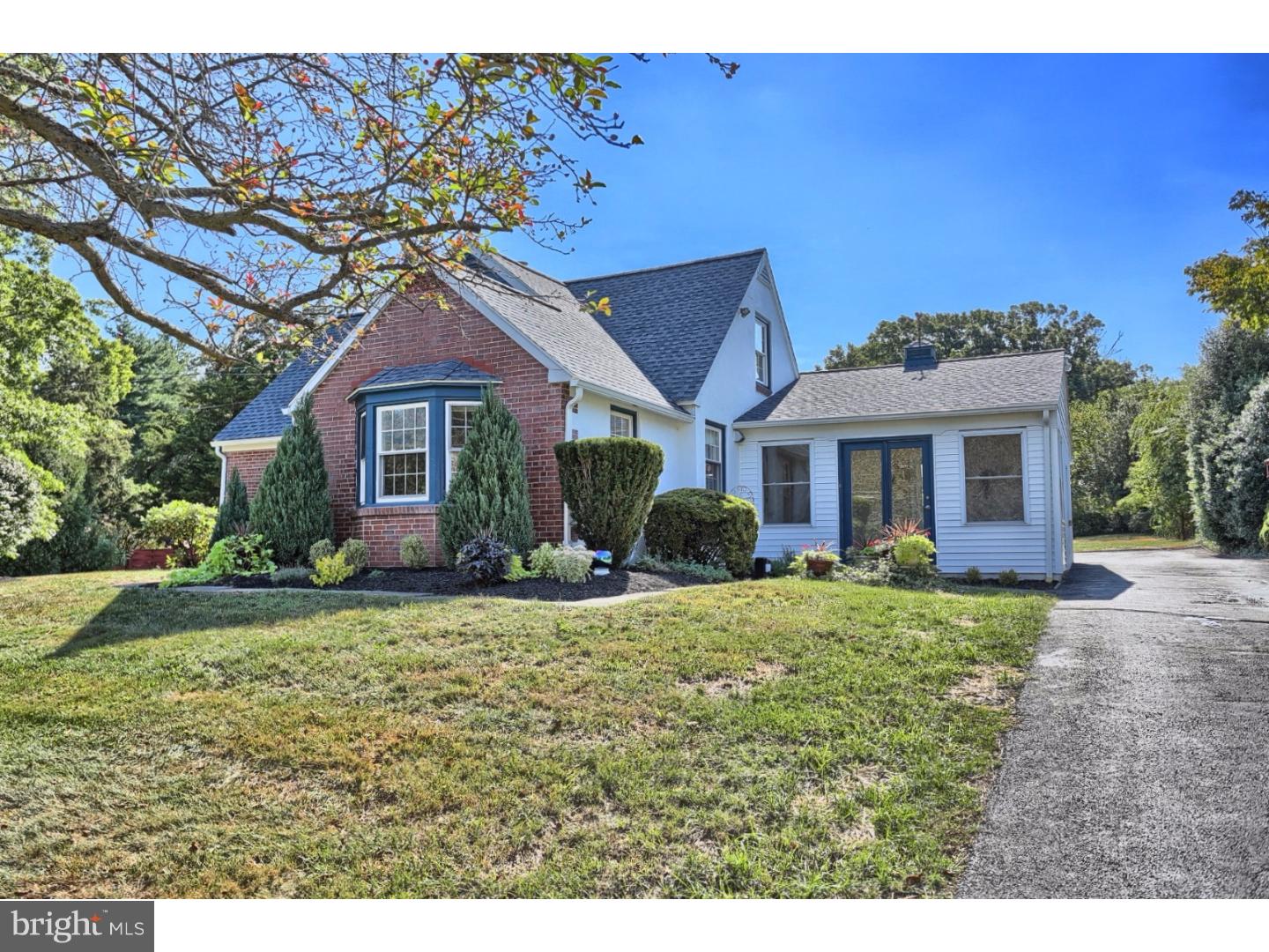 102 Upper Fricks Lock Road Pottstown, PA 19465 - Photo 3 of 25 Gallery Image 3