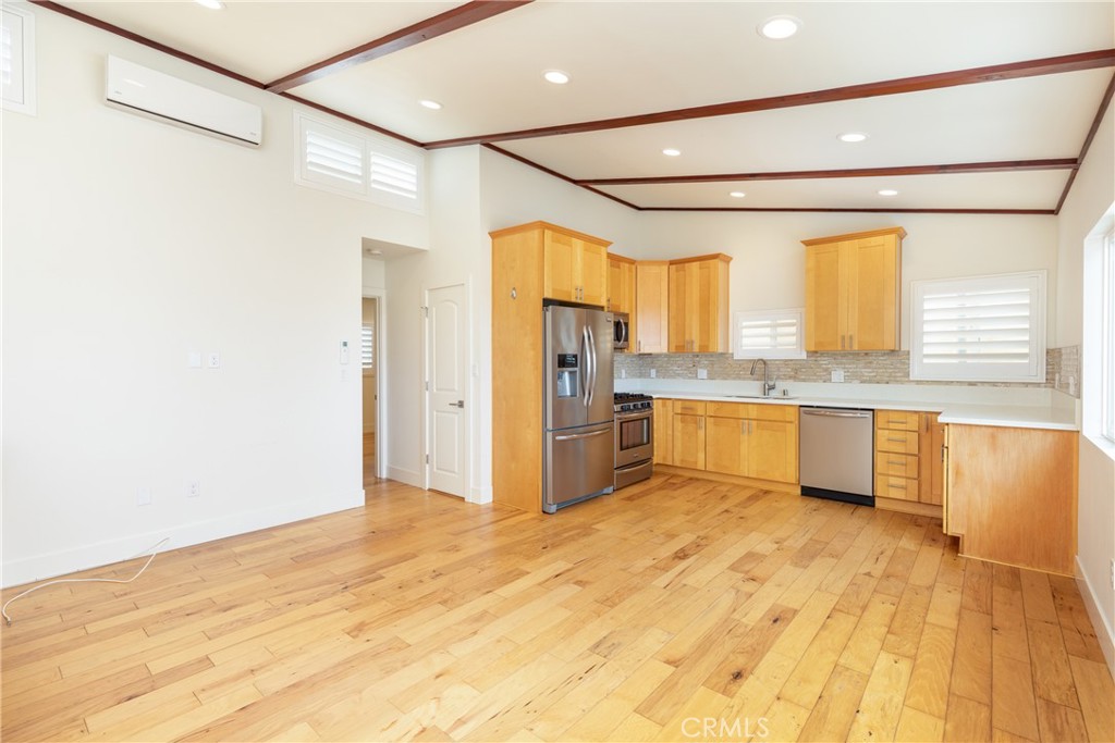 41 C Pacific Surfside, CA 90743 - Photo 8 of 20 Updated Kitchen | Living Area