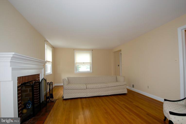 1316 Leegate Road Northwest Washington, DC 20012 - Photo 23 of 26 Living Room - View 2