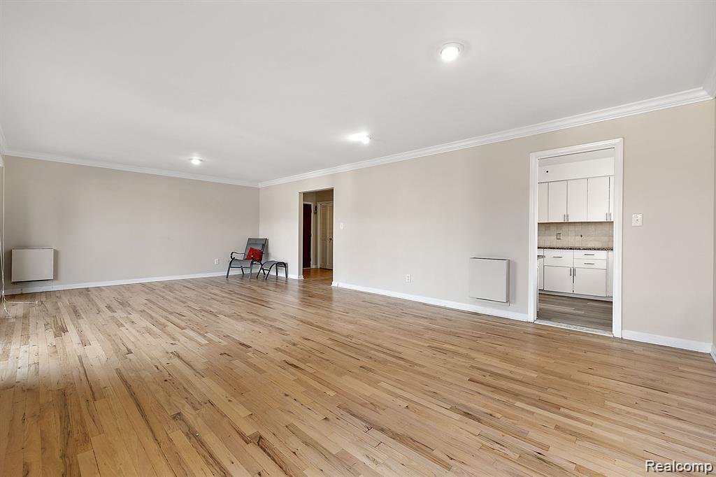 4041 West Maple Road, Unit 204 Bloomfield Hills, MI 48301 - Photo 6 of 22