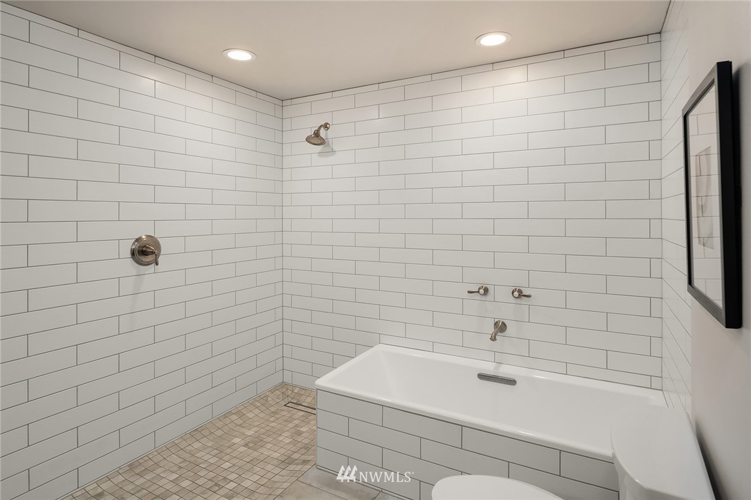 9903 178th Avenue Southeast Renton, WA 98059 - Photo 27 of 40