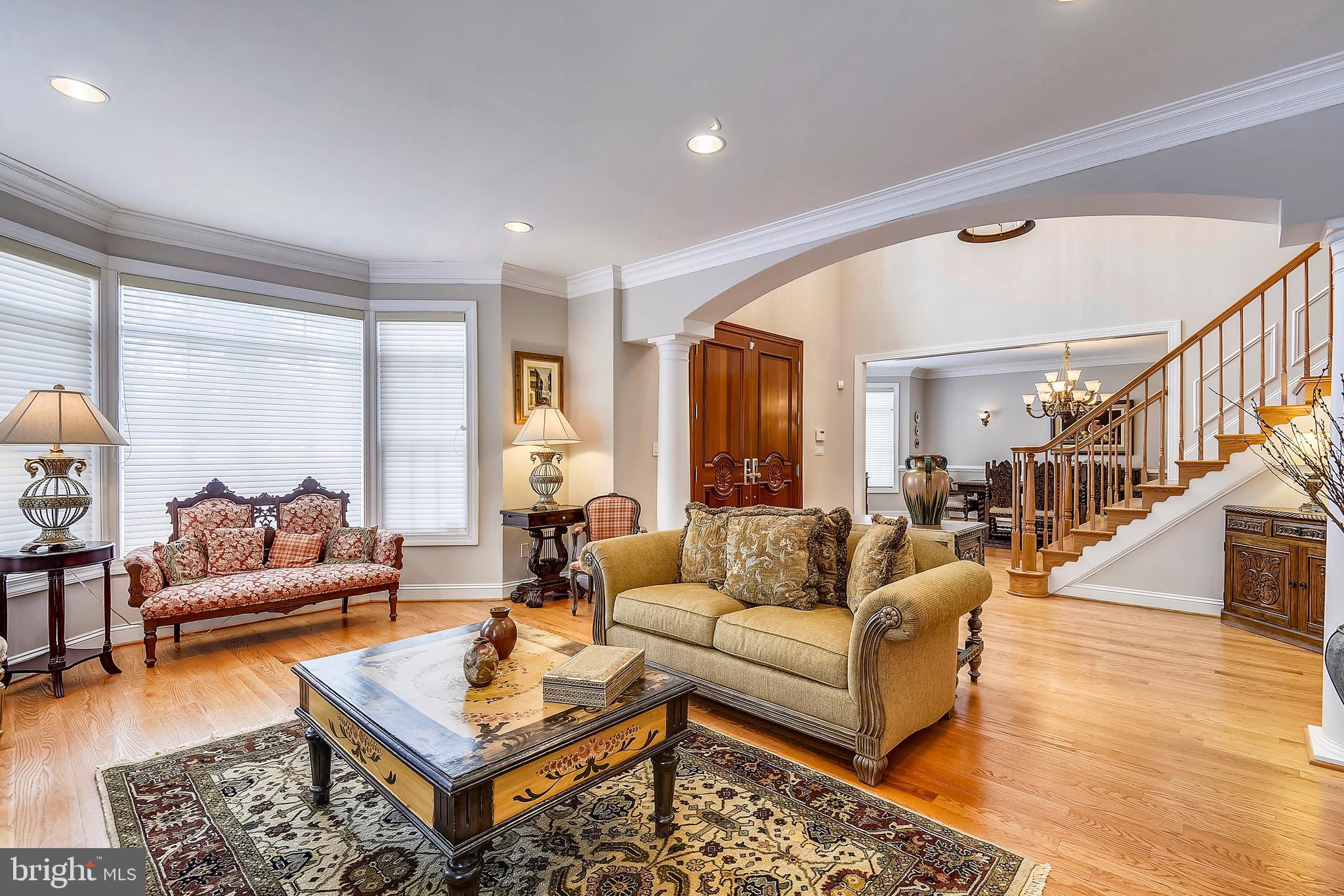 13610 Query Mill Road North Potomac, MD 20878 - Photo 15 of 60 Living Room