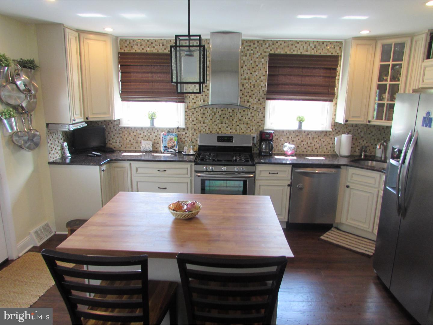 3820 Kirkwood Road Philadelphia, PA 19114 - Photo 6 of 13 Kitchen