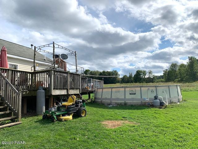 233 Schuman Road Damascus, PA 18415 - Photo 38 of 56 Deck with Pool