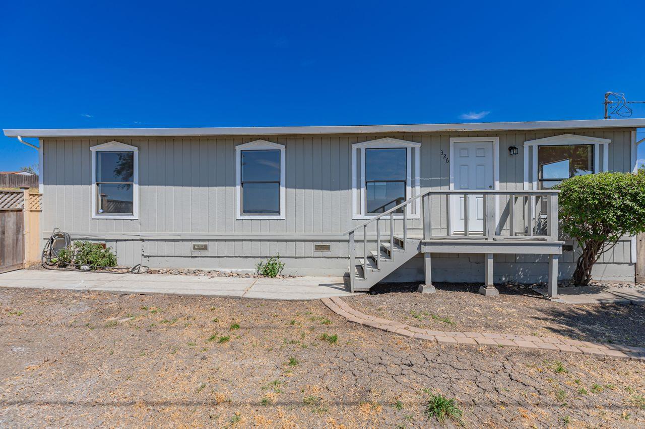 326 Boronda Road Salinas, CA 93907 - Photo 2 of 30 Gallery Image 2