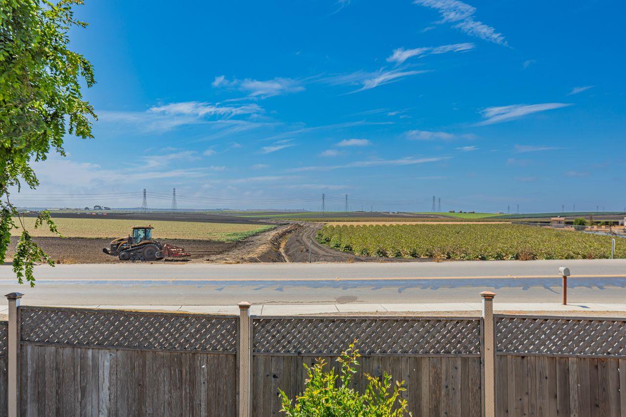 326 Boronda Road Salinas, CA 93907 - Photo 4 of 30 Gallery Image 4