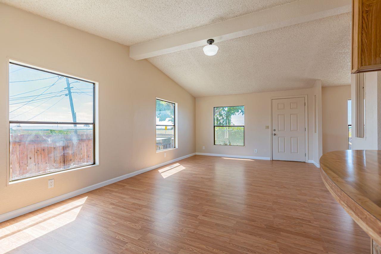326 Boronda Road Salinas, CA 93907 - Photo 7 of 30 Gallery Image 7