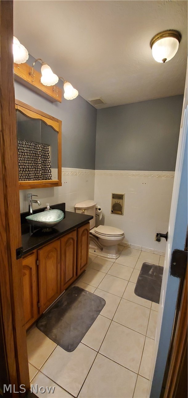 7521 Wadsworth Road Medina, OH 44256 - Photo 9 of 21 Main Level Full Bath #1