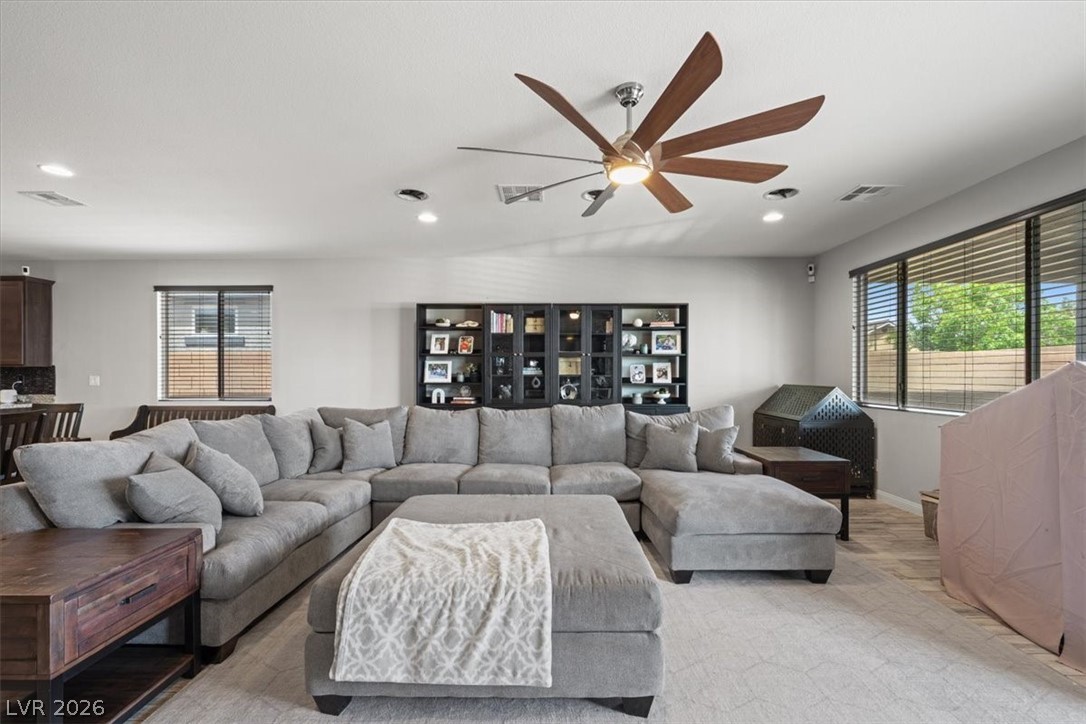 6320 Regina Ridge Street Las Vegas, NV 89149 - Photo 14 of 58