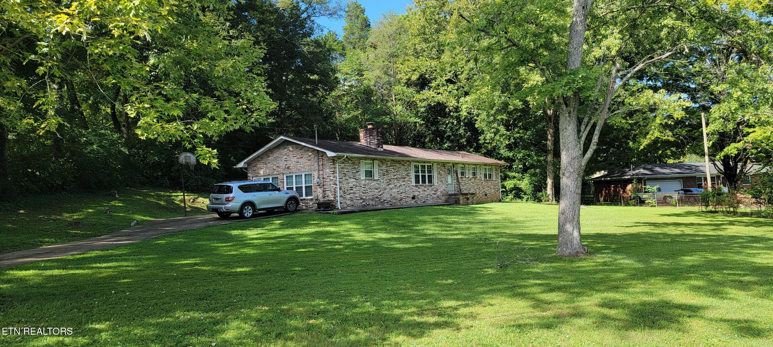 7101 Rollins Road Knoxville, TN 37918 - Photo 2 of 23 20220908_112143
