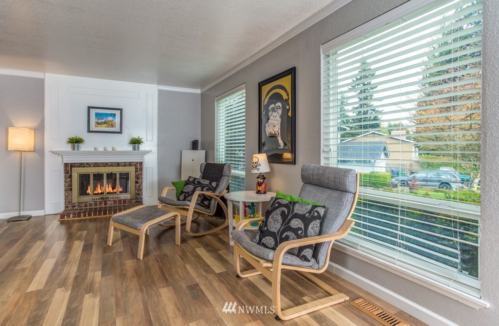 3334 Southwest 334th Street Federal Way, WA 98023 - Photo 5 of 24 Gallery Image 5