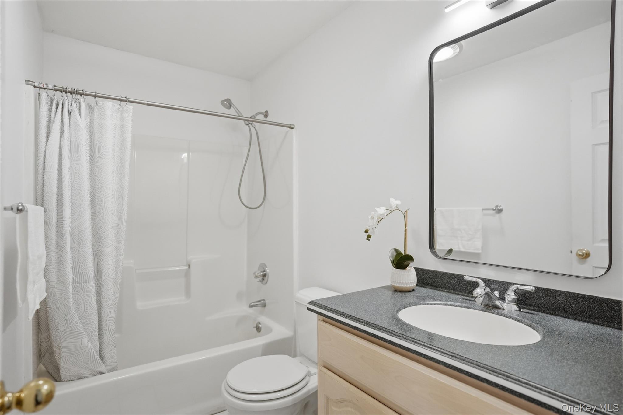374 Marcott Road Cottekill, NY 12419 - Photo 27 of 41 Full bath on main level