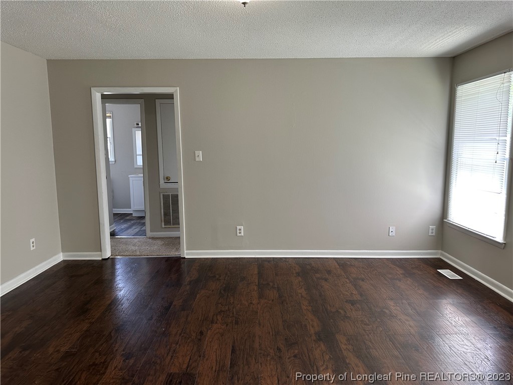 1561 Diamond Road Fayetteville, NC 28311 - Photo 6 of 12 Gallery Image 6