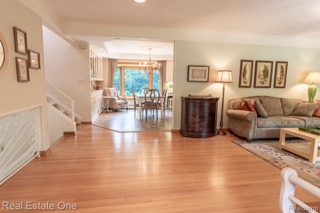 915 Brantford Road Rochester, MI 48306 - Photo 8 of 32
