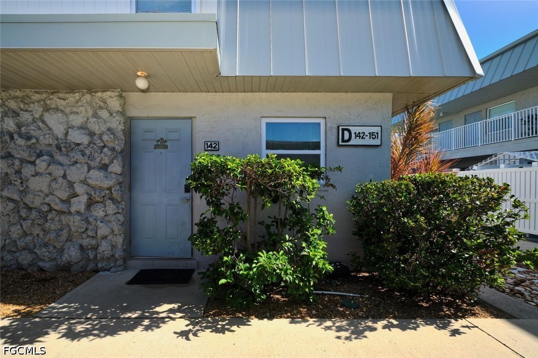 6777 Winkler Road, Unit 142 Fort Myers, FL 33919 - Photo 3 of 38