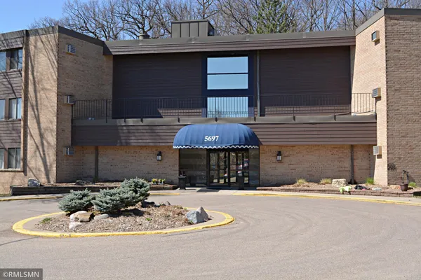 $184,900 | 5697 Green Cir Drive, Unit 315, Hopkins, MN 55343