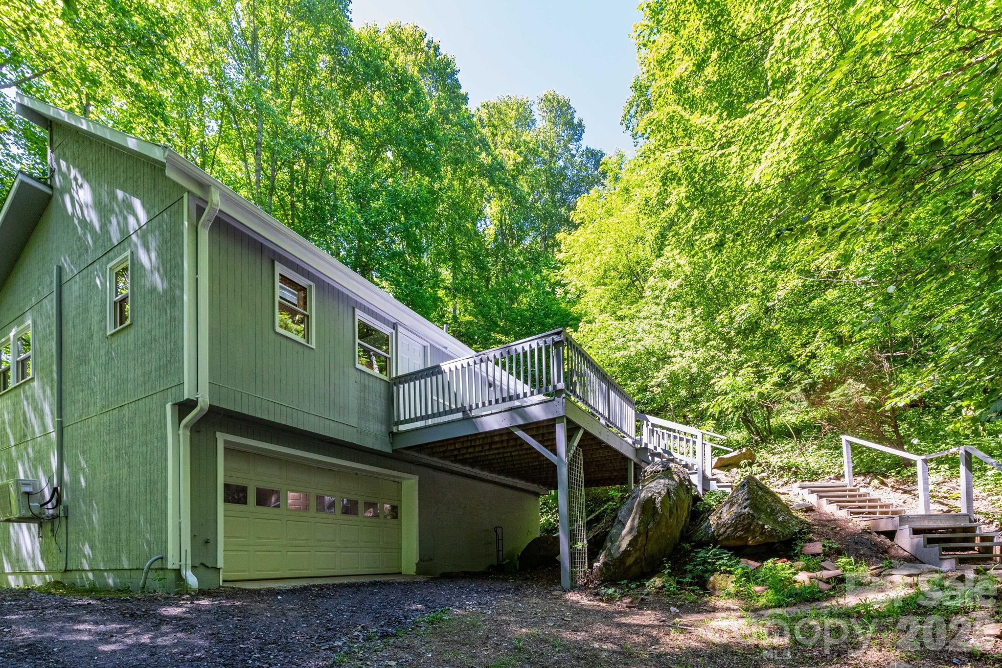 109 Narrow Way Road Burnsville, NC 28714 - Photo 2 of 25