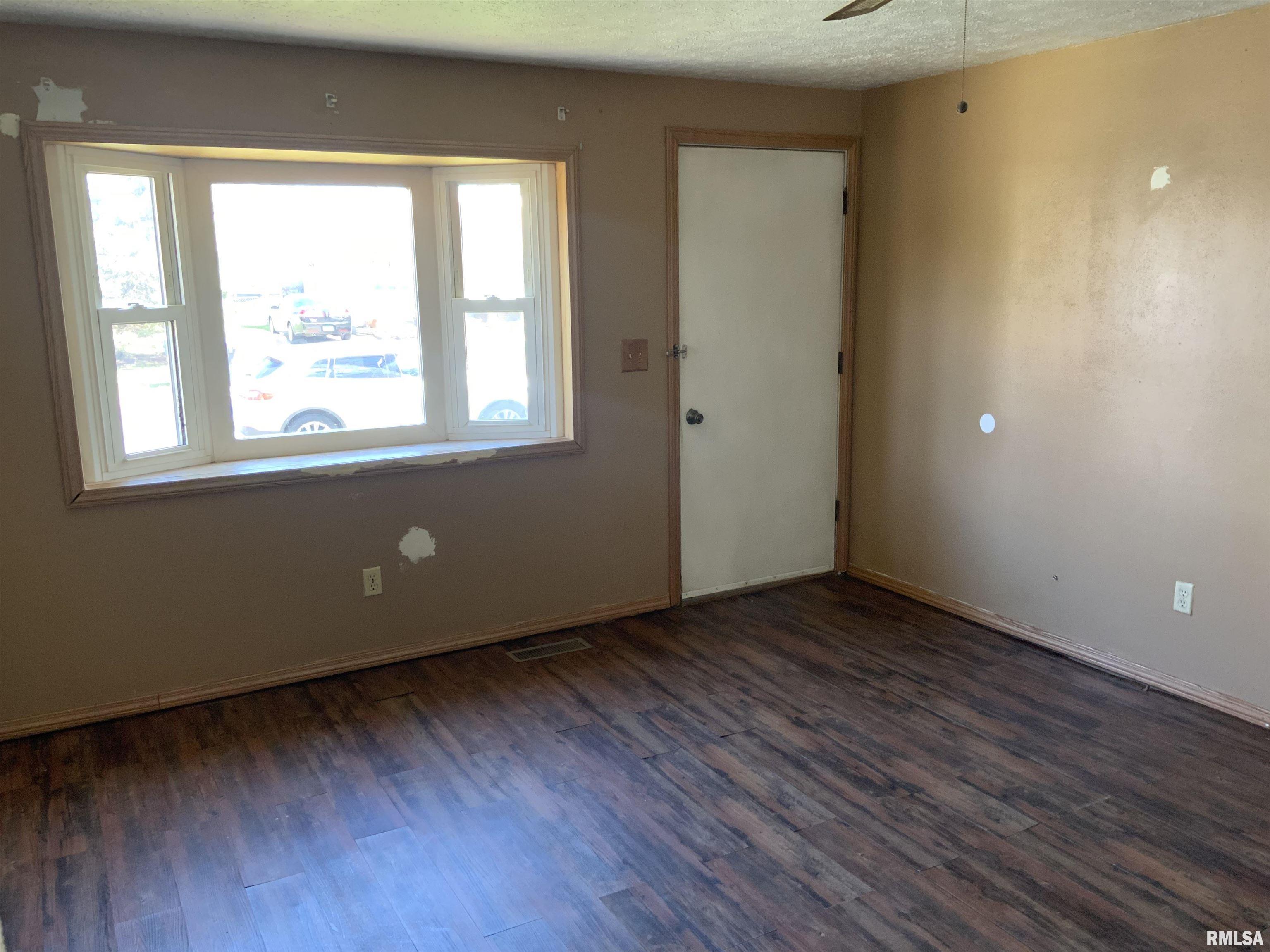 2013 Chicory Road Pekin, IL 61554 - Photo 4 of 17 Gallery Image 4