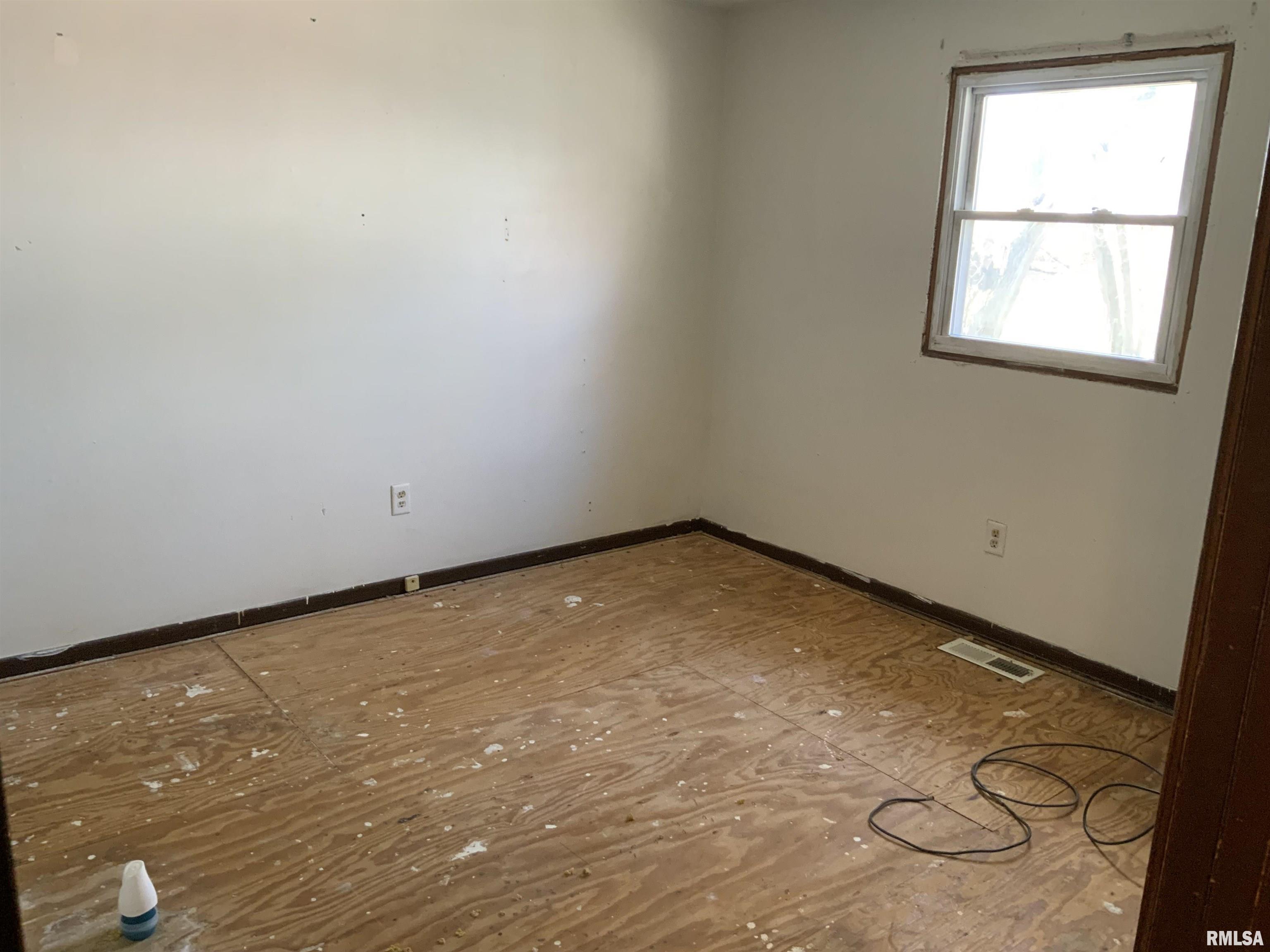 2013 Chicory Road Pekin, IL 61554 - Photo 9 of 17 Gallery Image 9