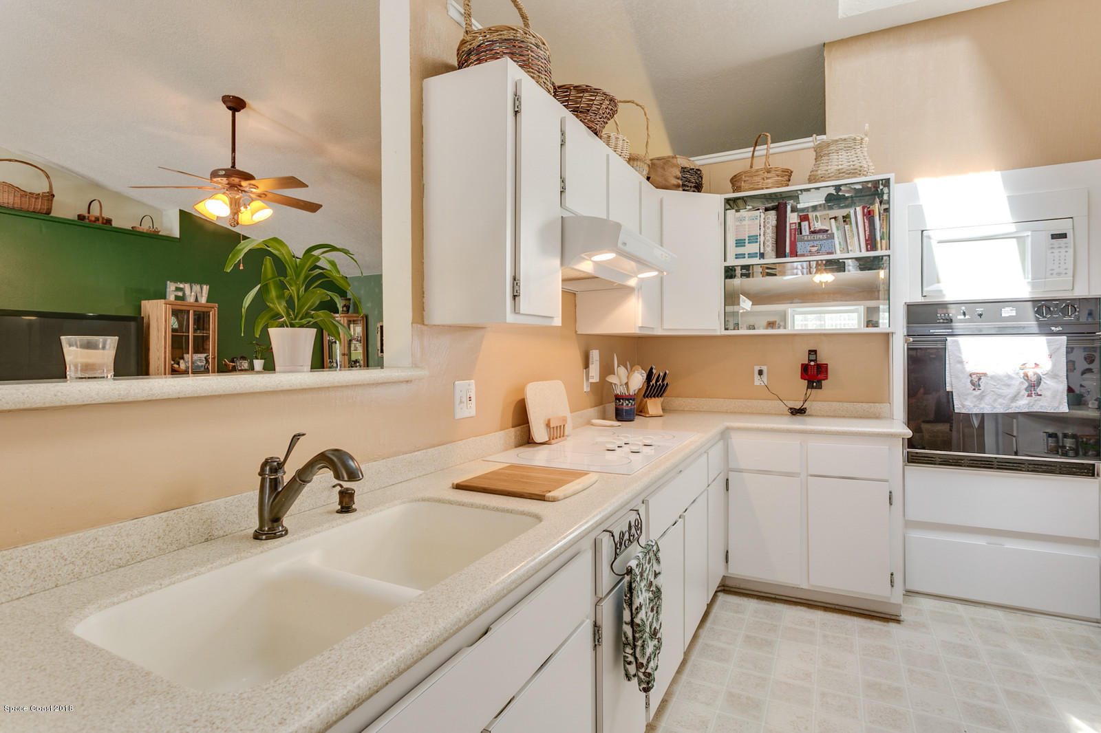 280 Rheine Road Northwest Palm Bay, FL 32907 - Photo 9 of 24 Kitchen